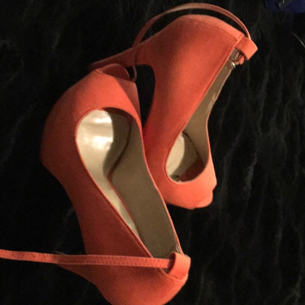 Shoes - Picture 2 of 2